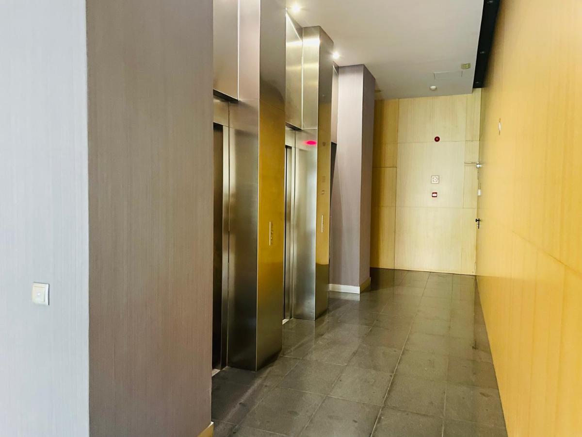 Fira De Barcelona City View Apartment With Garage Parking L'Hospitalet de Llobregat Exterior photo